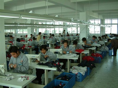 校服定制與批發(fā)的全方位指南 專(zhuān)業(yè)制造助力校園文化建設(shè)